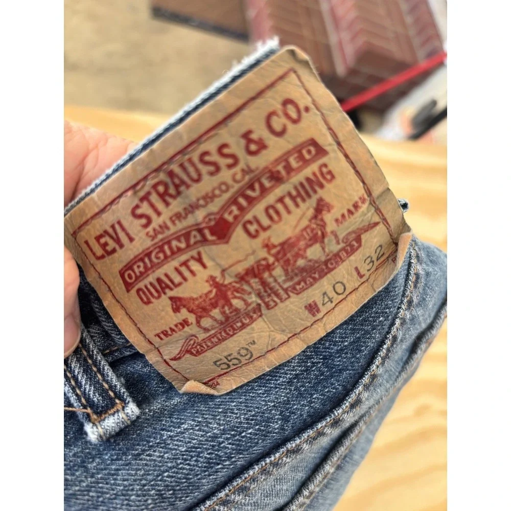 Levis 559 Relaxed‎ Straight Jeans Mens 40x32 Blue Medium Wash Distressed Denim